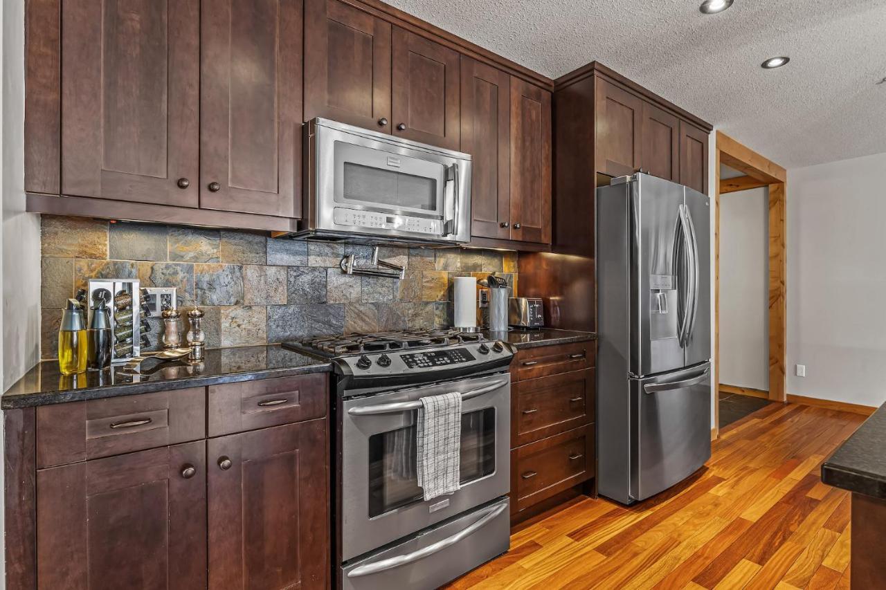 3 Bedroom Condo By Canadian Rockies Vacation Rentals Canmore Dış mekan fotoğraf