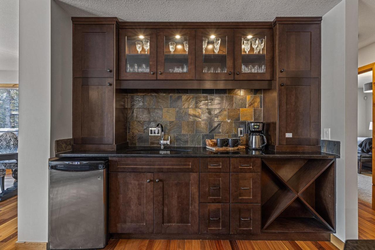 3 Bedroom Condo By Canadian Rockies Vacation Rentals Canmore Dış mekan fotoğraf